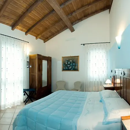 Szálloda Agriturismo Casella Ferrara