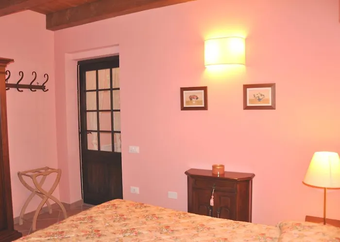 Szálloda Agriturismo Casella Ferrara