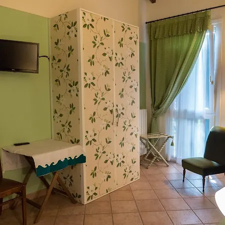Agriturismo Casella Farm stay