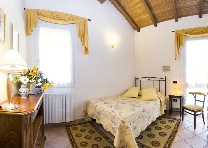Agriturismo Casella מלון