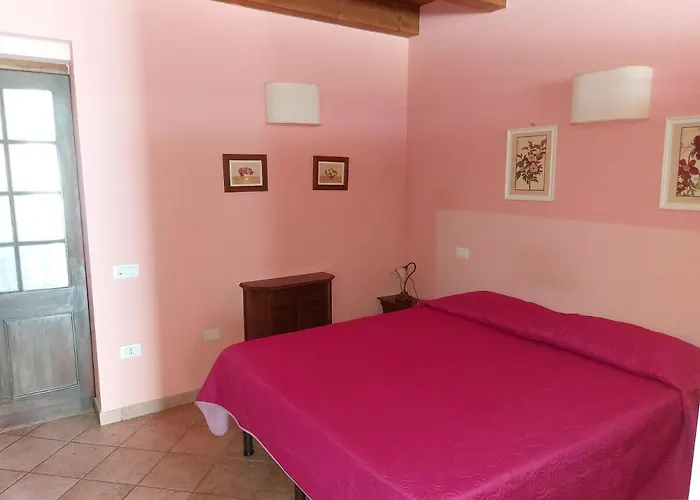 Agriturismo Casella מלון *