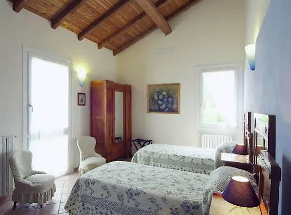 Agriturismo Casella מלון *