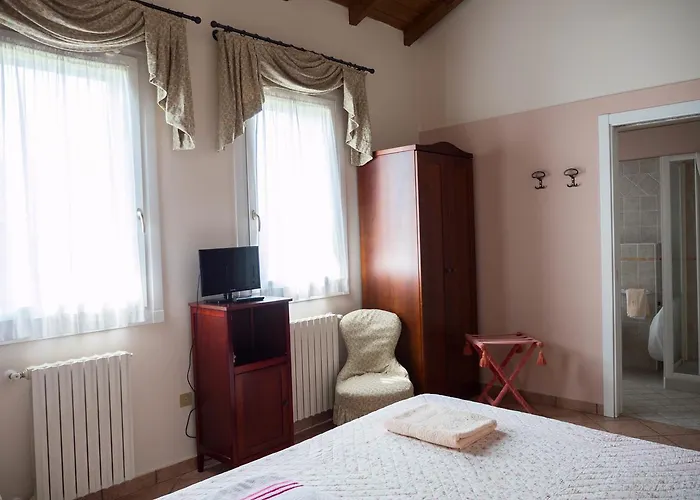 Agriturismo Casella מלון פררה
